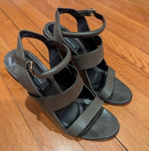 Derek Lam Olive Green and Black Heels - Sz 7.5 Made In Italy - Great Condition